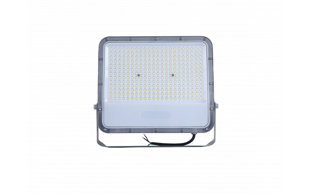 15909 LED SMD ПРОЖЕКТОР 200W 20000LM AC180-265V 90° IP65 4000K – 1m КАБЕЛ - Image 1